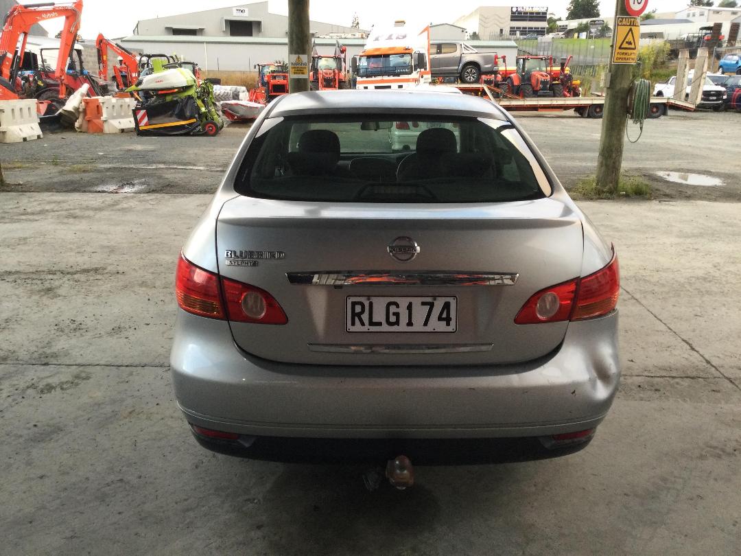 Photo '10' of Nissan Bluebird Sylphy