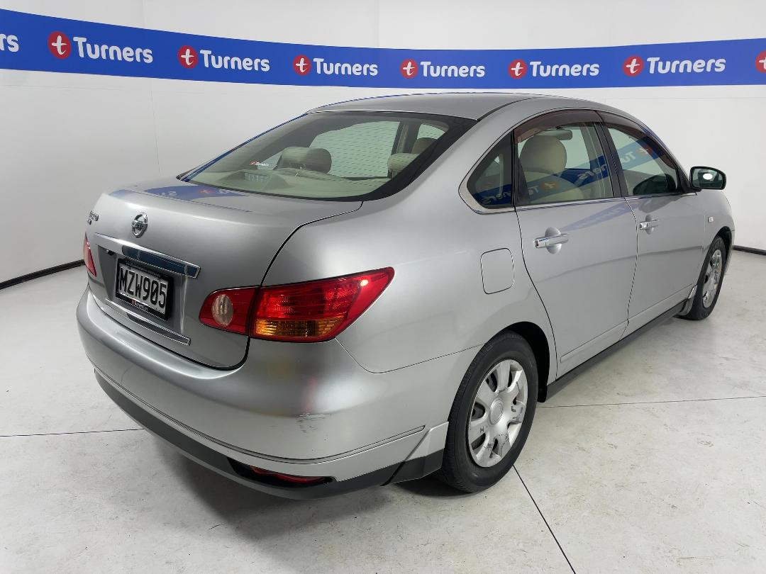 Photo '7' of Nissan Bluebird