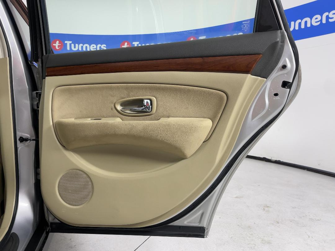 Photo '19' of Nissan Bluebird