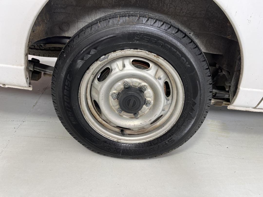 Photo '12' of Nissan Caravan