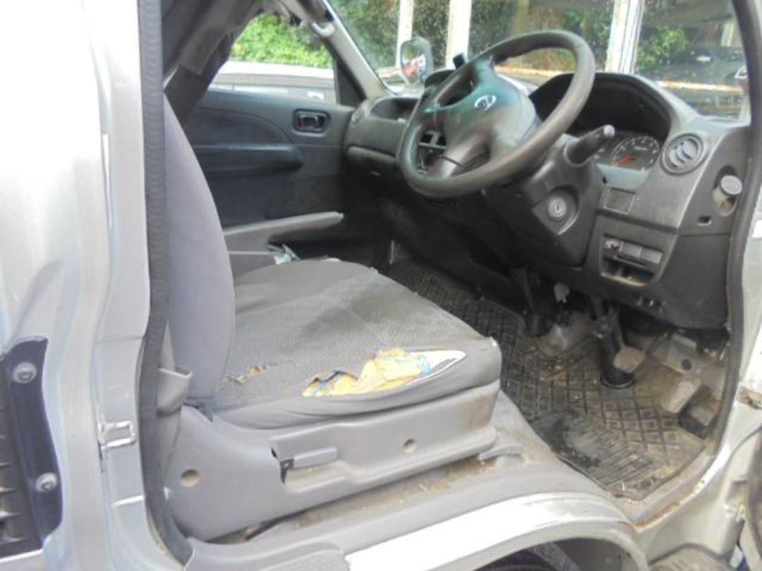 Photo '9' of Nissan Caravan Photo '9' of Nissan Caravan