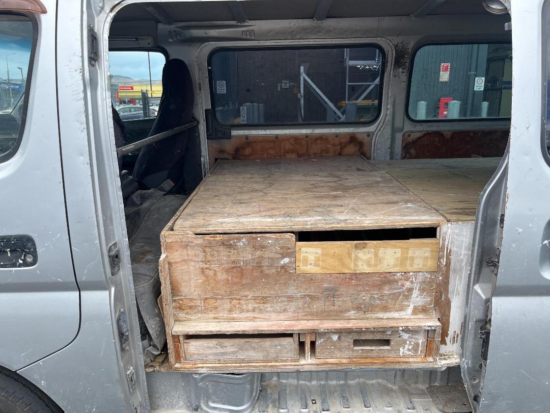 Photo '16' of Nissan Caravan Photo '16' of Nissan Caravan