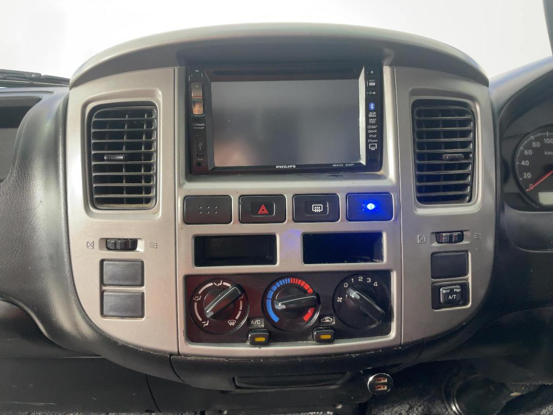 Photo '18' of Nissan Caravan