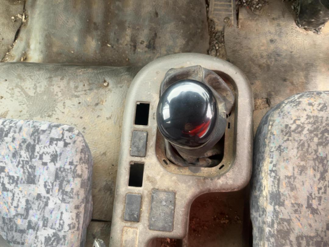 Photo '14' of Nissan Diesel MK240 Tipper