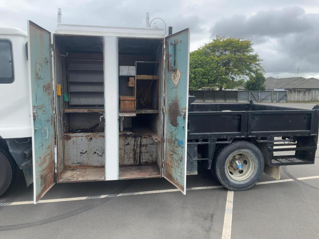 Photo '17' of Nissan Diesel MK240 Tipper