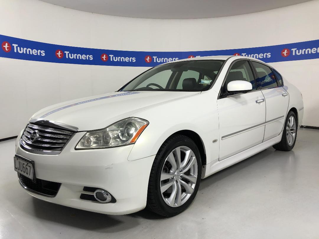 Photo '4' of Nissan Fuga