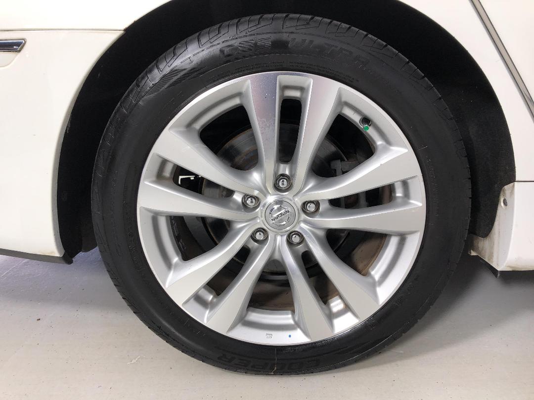 Photo '12' of Nissan Fuga