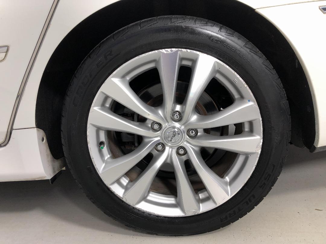 Photo '11' of Nissan Fuga