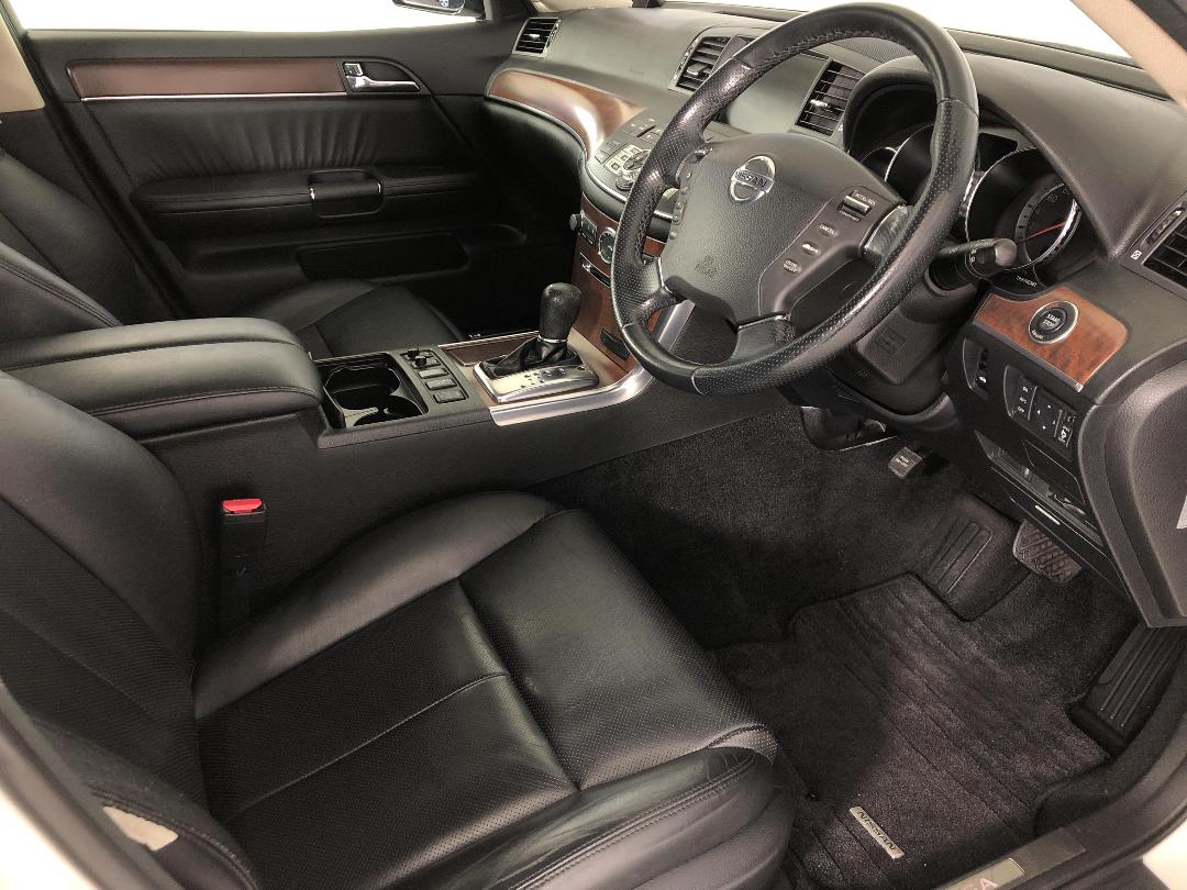 Photo '16' of Nissan Fuga