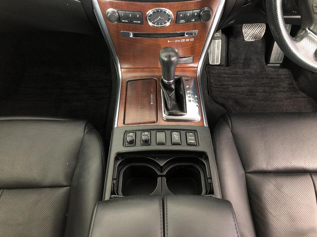 Photo '18' of Nissan Fuga