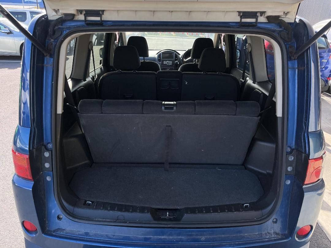 Photo '11' of Nissan Lafesta Photo '11' of Nissan Lafesta