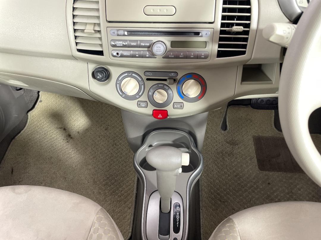 Photo '18' of Nissan March