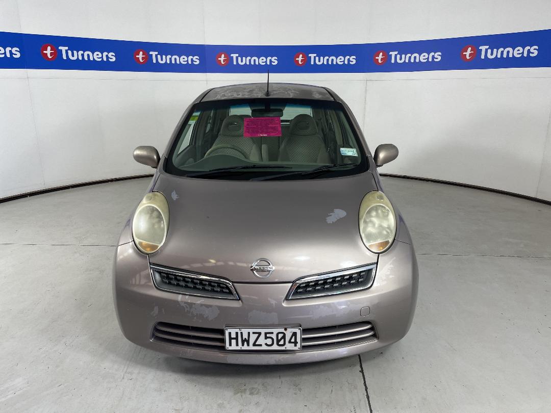 Photo '2' of Nissan March