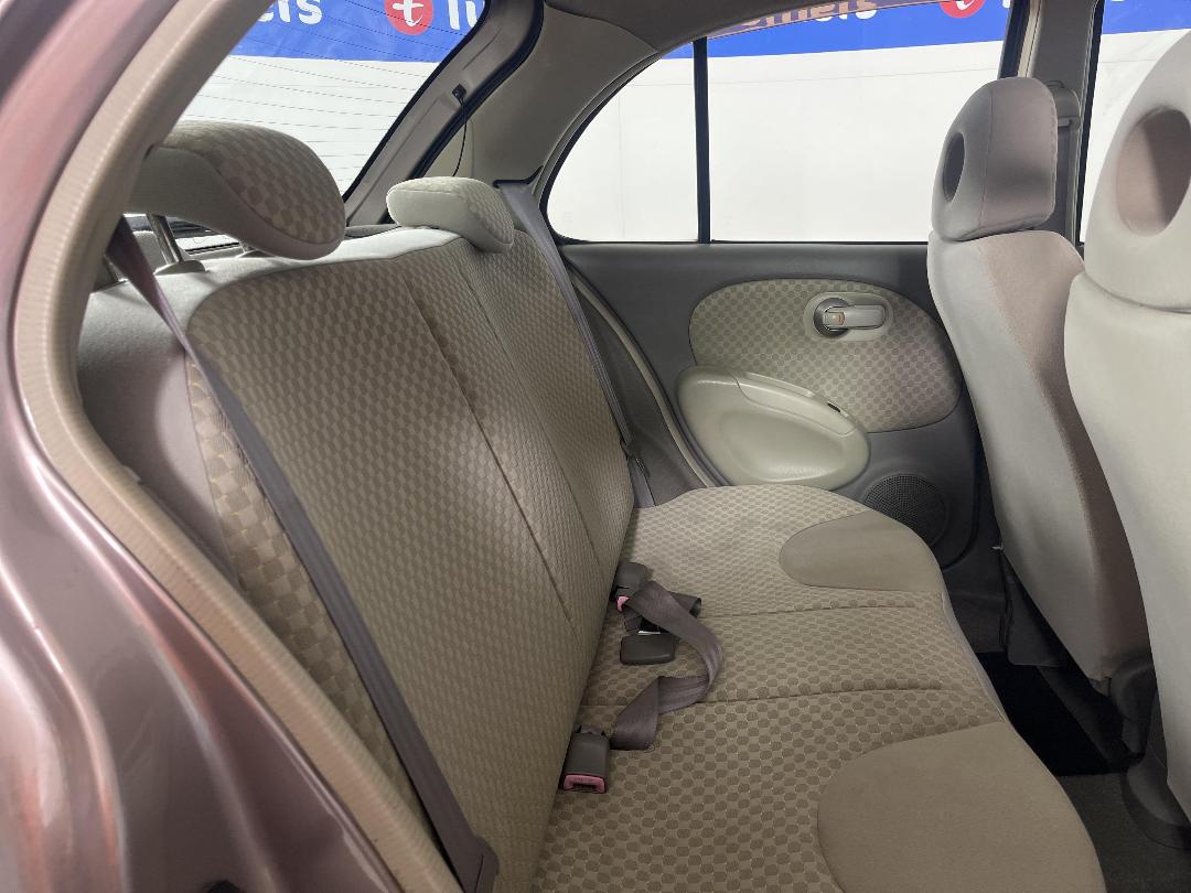 Photo '17' of Nissan March