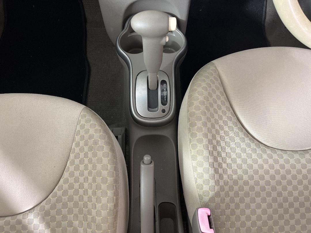 Photo '21' of Nissan March