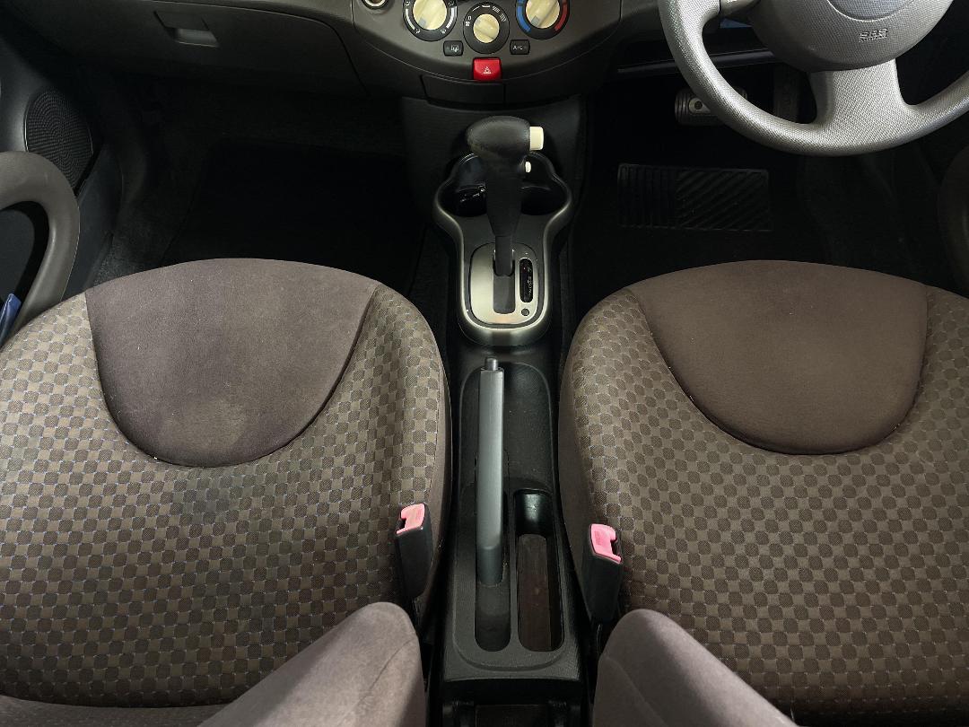 Photo '18' of Nissan March