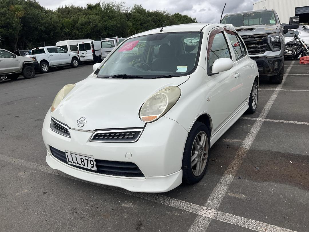 Photo '3' of Nissan March Photo '3' of Nissan March