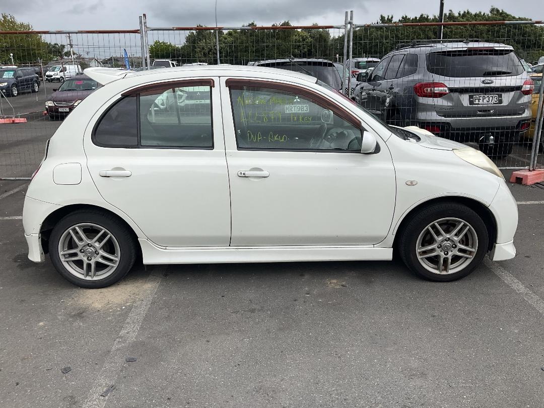 Photo '7' of Nissan March Photo '7' of Nissan March