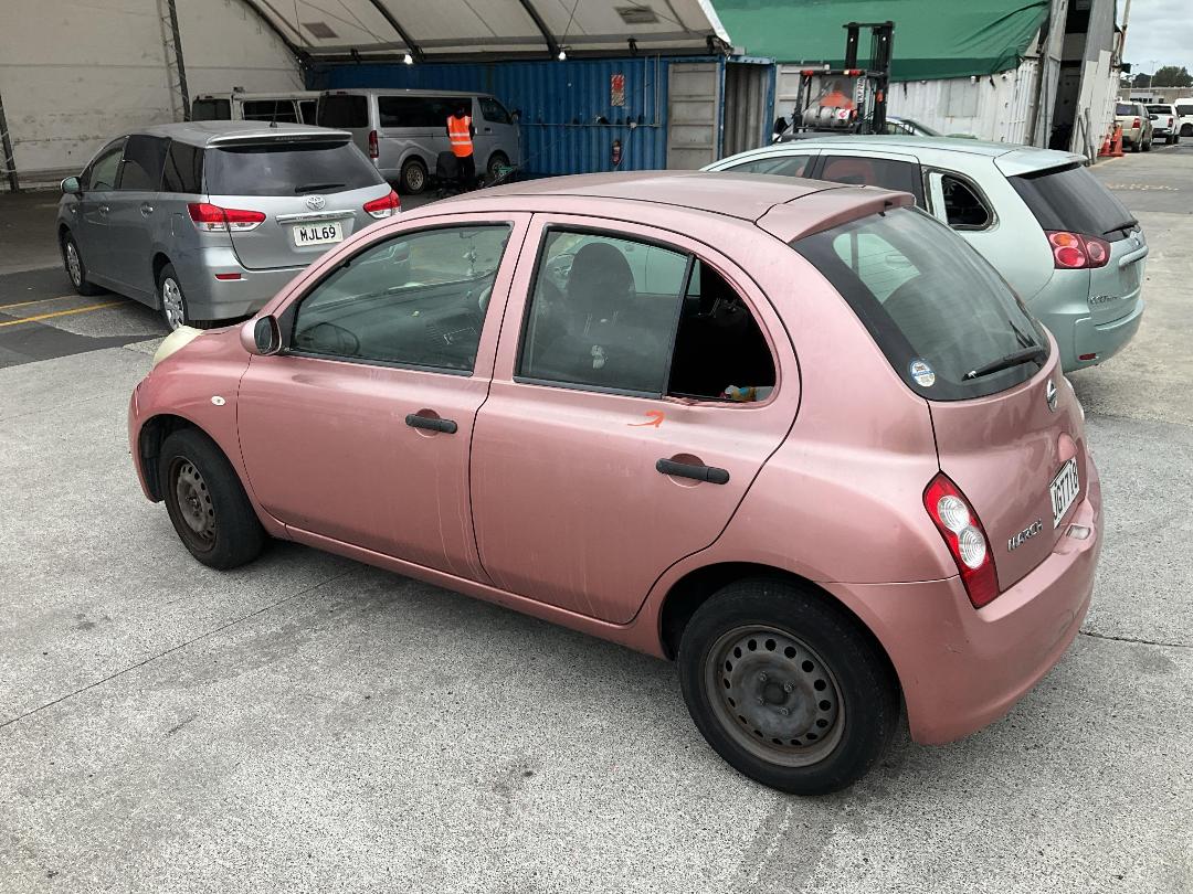 Photo '10' of Nissan March