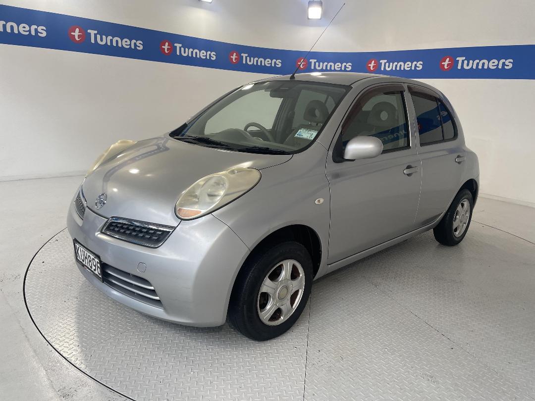 Photo '4' of Nissan March