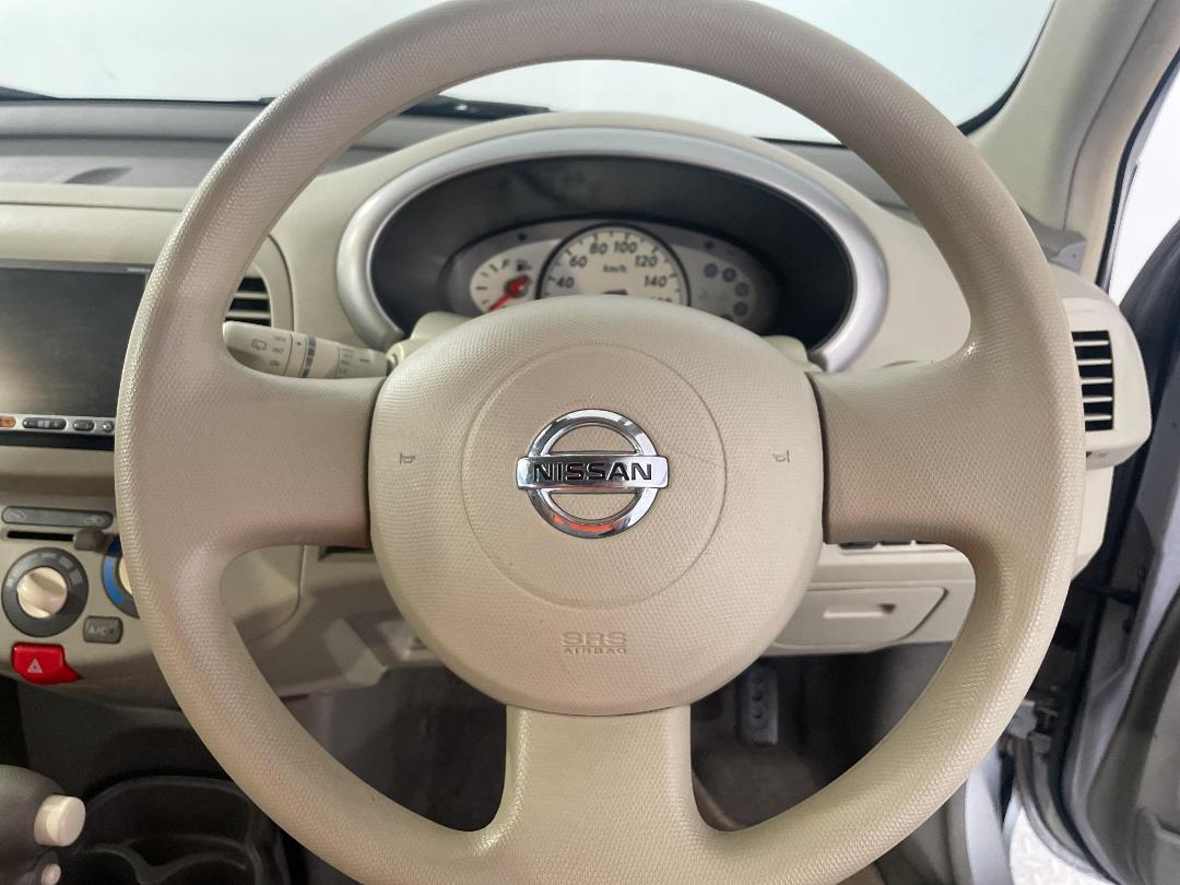 Photo '25' of Nissan March