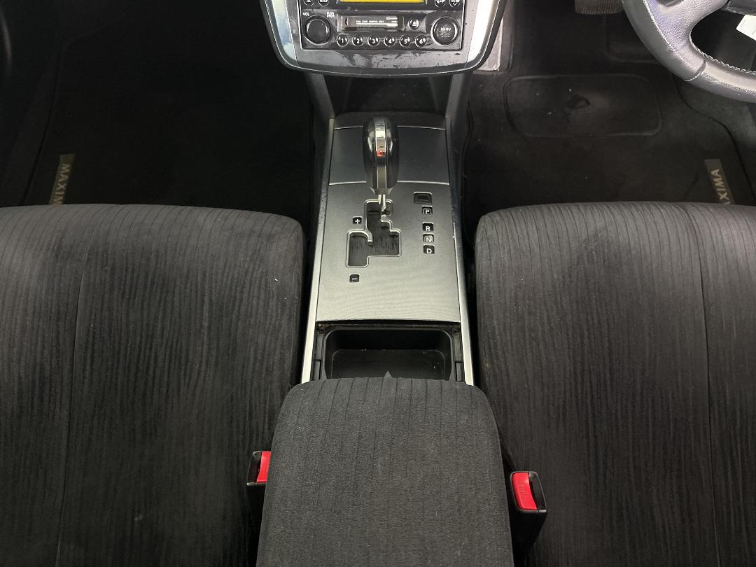 Photo '23' of Nissan Maxima Photo '23' of Nissan Maxima