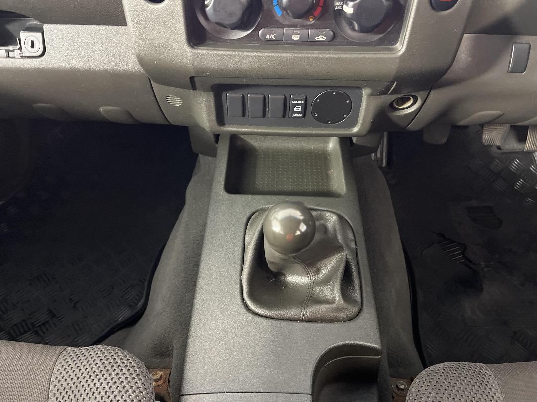 Photo '18' of Nissan Navara