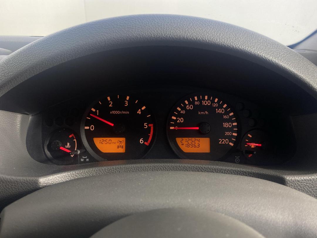 Photo '21' of Nissan Navara