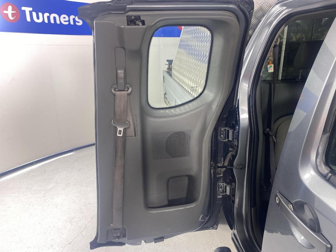 Photo '19' of Nissan Navara