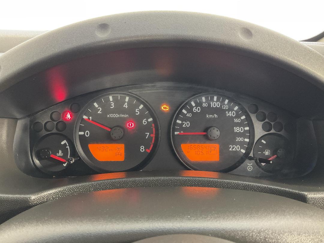 Photo '21' of Nissan Navara