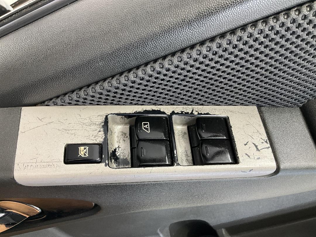 Photo '29' of Nissan Navara