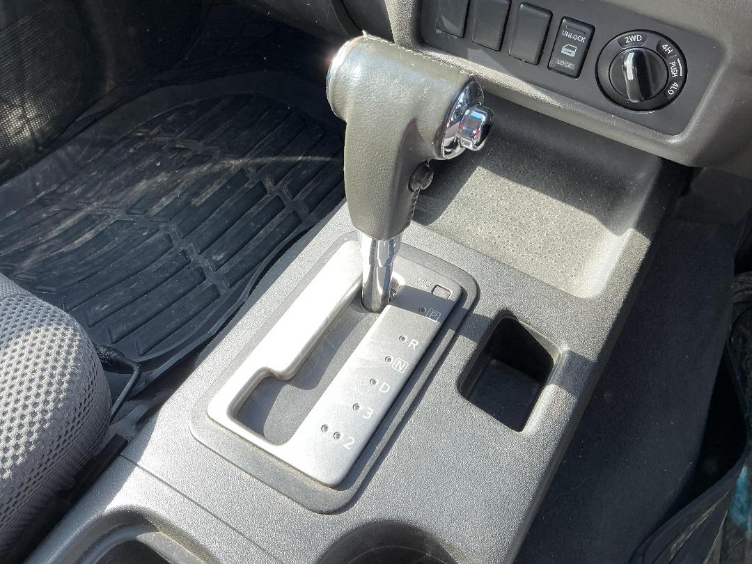 Photo '12' of Nissan Navara