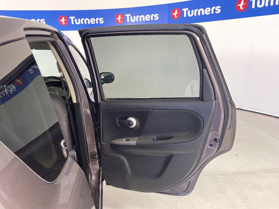 Photo '19' of Nissan Note Photo '19' of Nissan Note