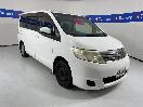 Thumbnail '1' of Nissan Serena