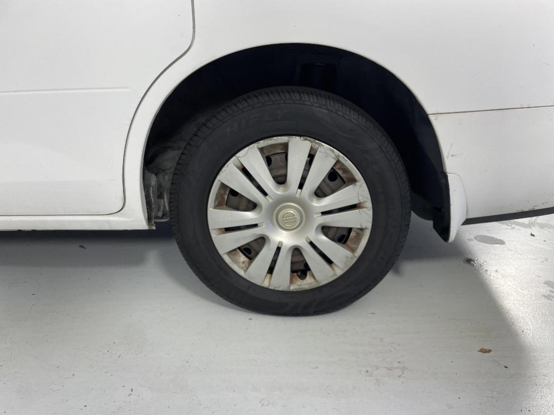 Photo '9' of Nissan Serena Photo '9' of Nissan Serena