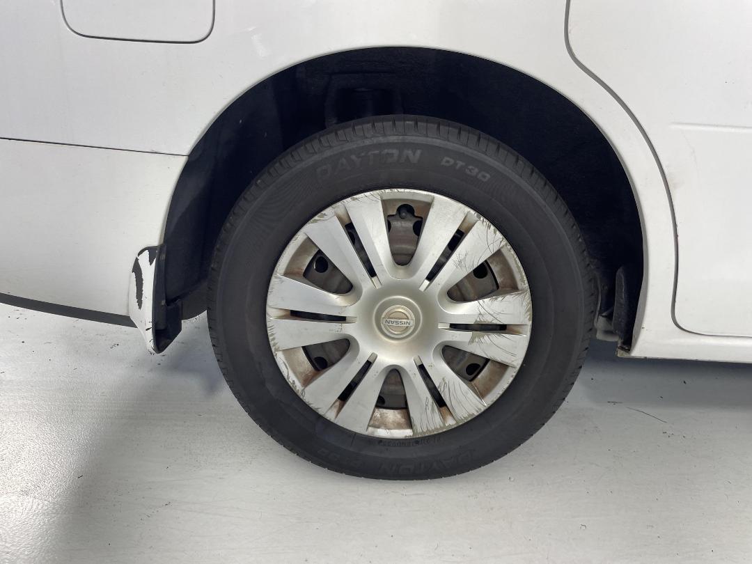 Photo '10' of Nissan Serena Photo '10' of Nissan Serena