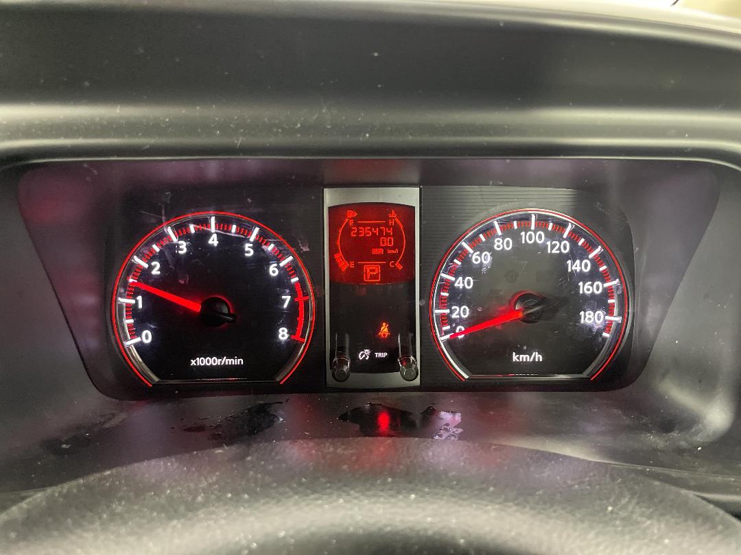 Photo '19' of Nissan Serena Photo '19' of Nissan Serena