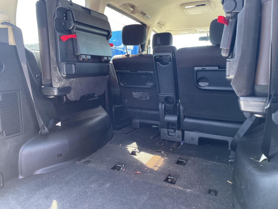 Photo '12' of Nissan Serena