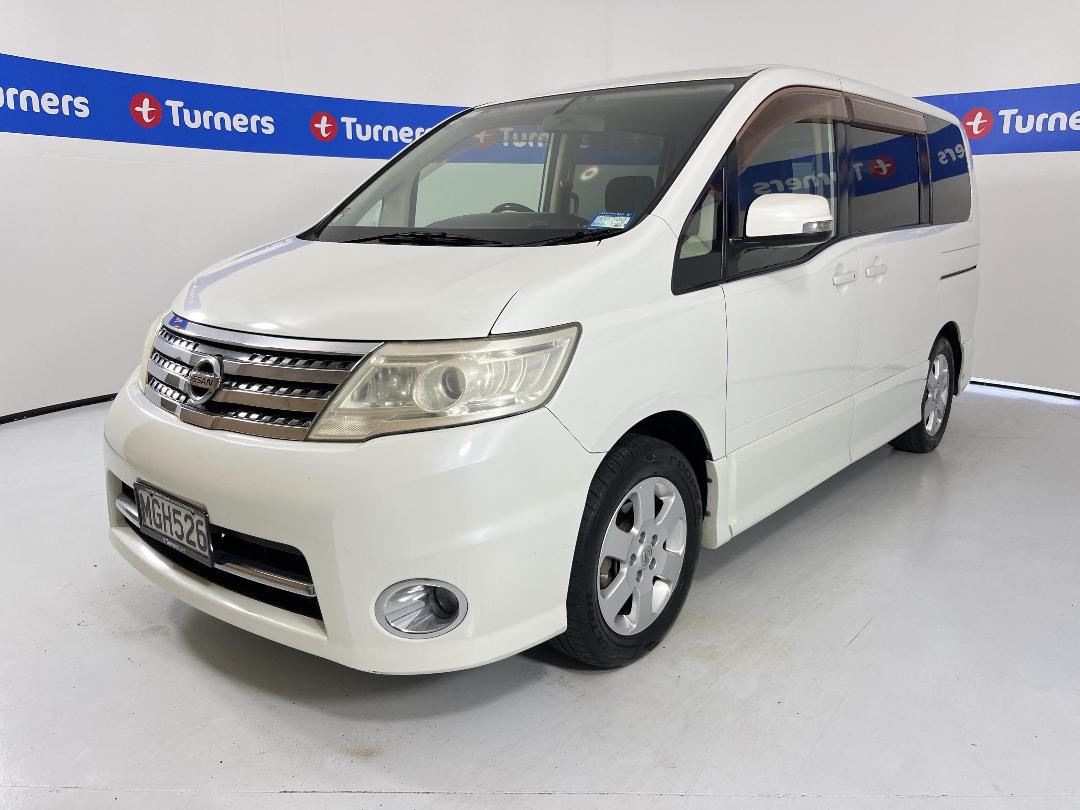 Photo '4' of Nissan Serena Photo '4' of Nissan Serena