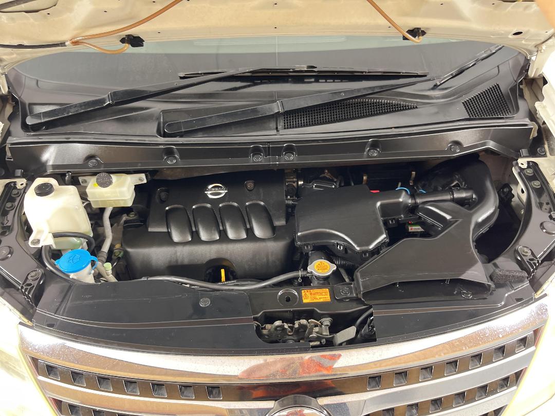 Photo '13' of Nissan Serena Photo '13' of Nissan Serena