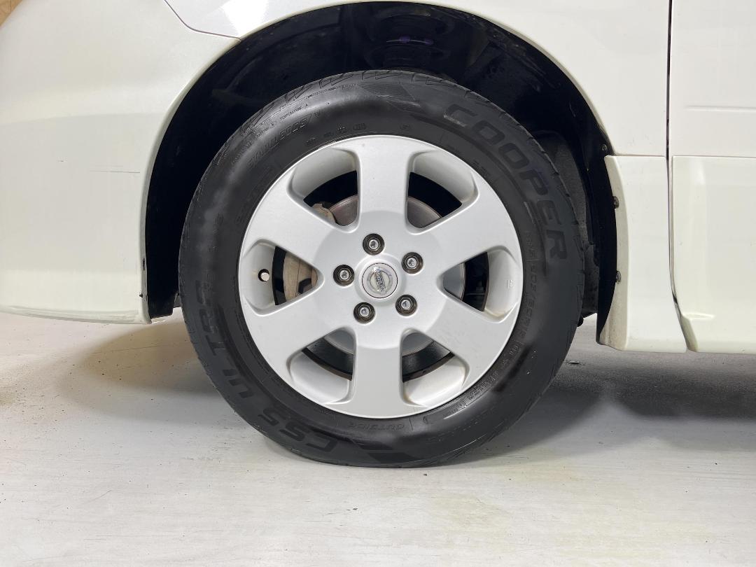 Photo '10' of Nissan Serena Photo '10' of Nissan Serena