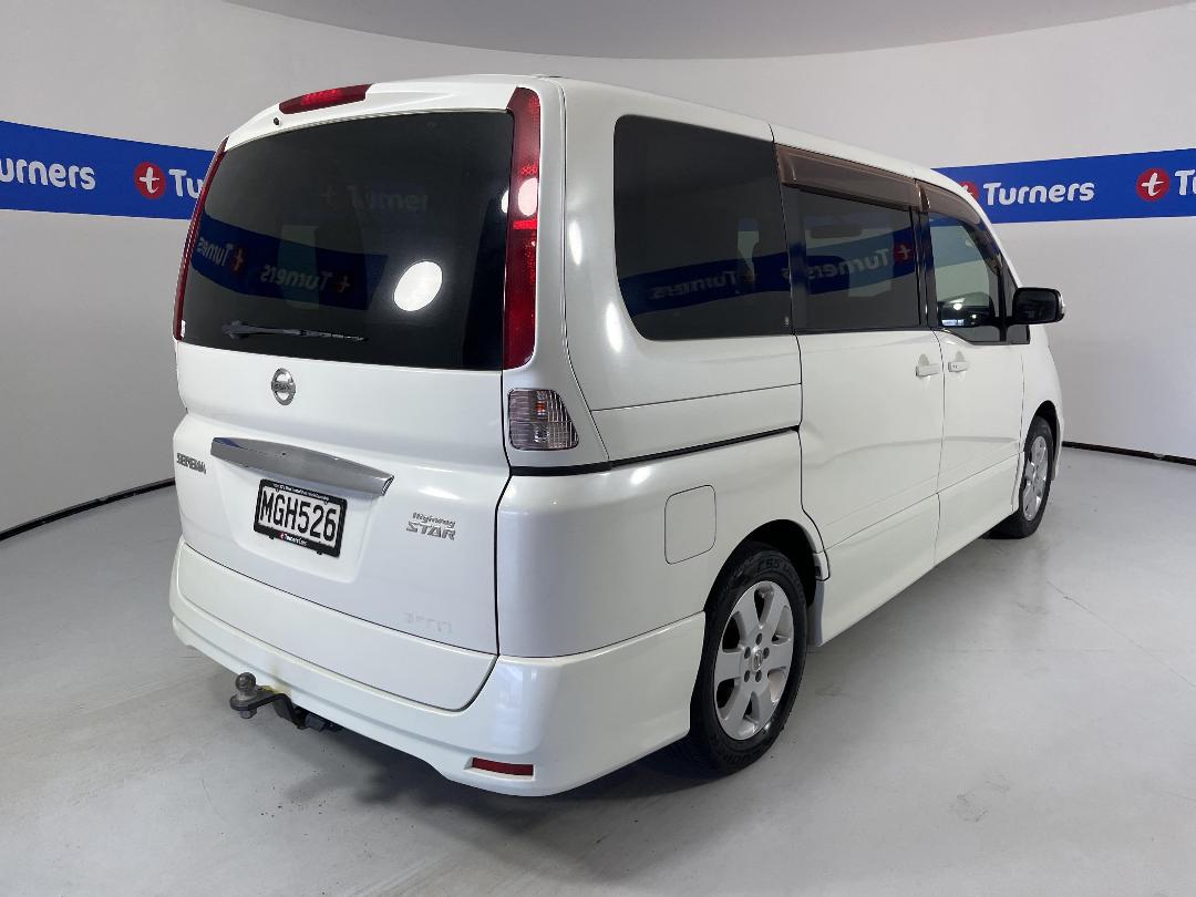 Photo '7' of Nissan Serena Photo '7' of Nissan Serena