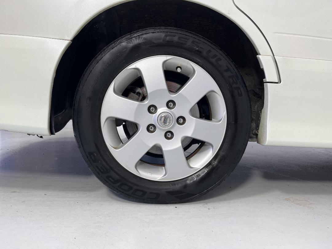 Photo '12' of Nissan Serena Photo '12' of Nissan Serena