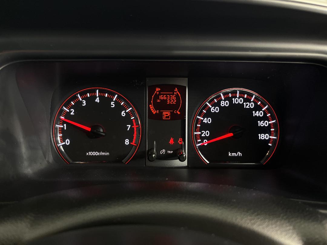 Photo '21' of Nissan Serena Photo '21' of Nissan Serena