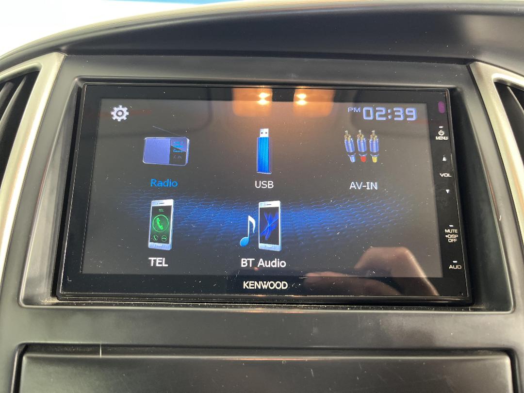 Photo '23' of Nissan Serena Photo '23' of Nissan Serena