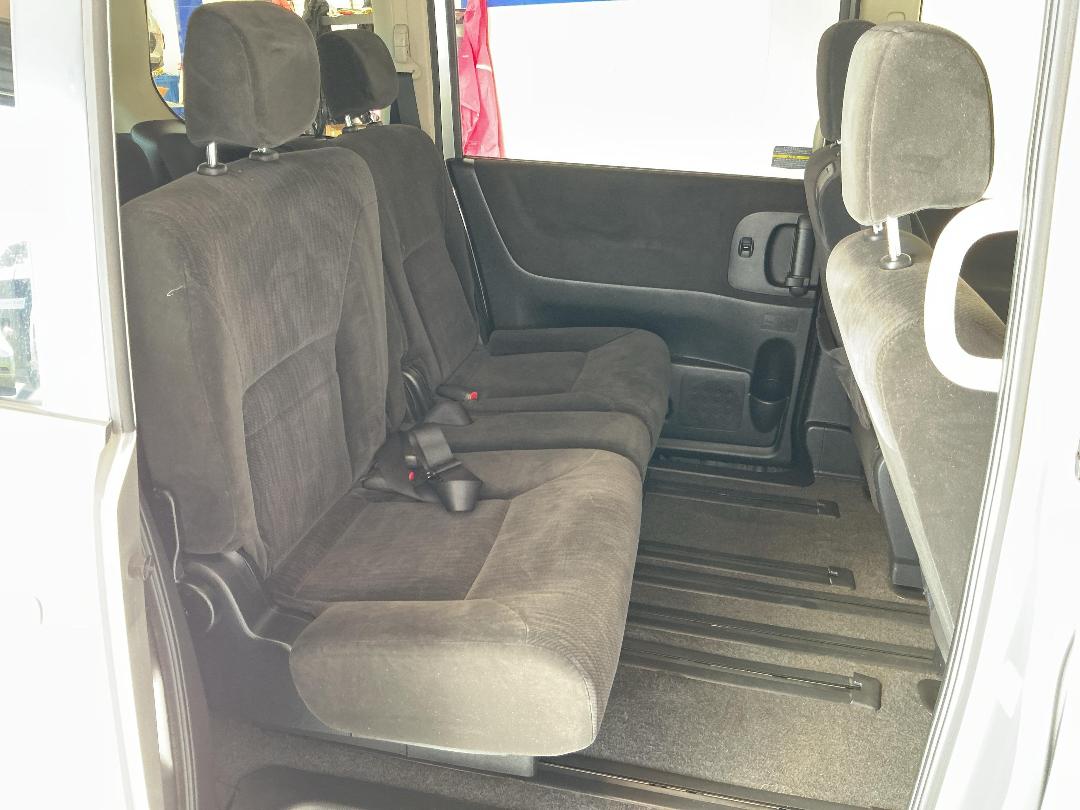 Photo '19' of Nissan Serena