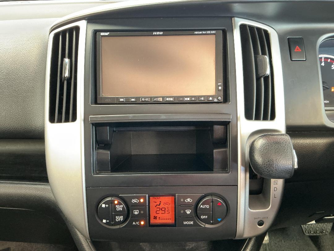 Photo '18' of Nissan Serena