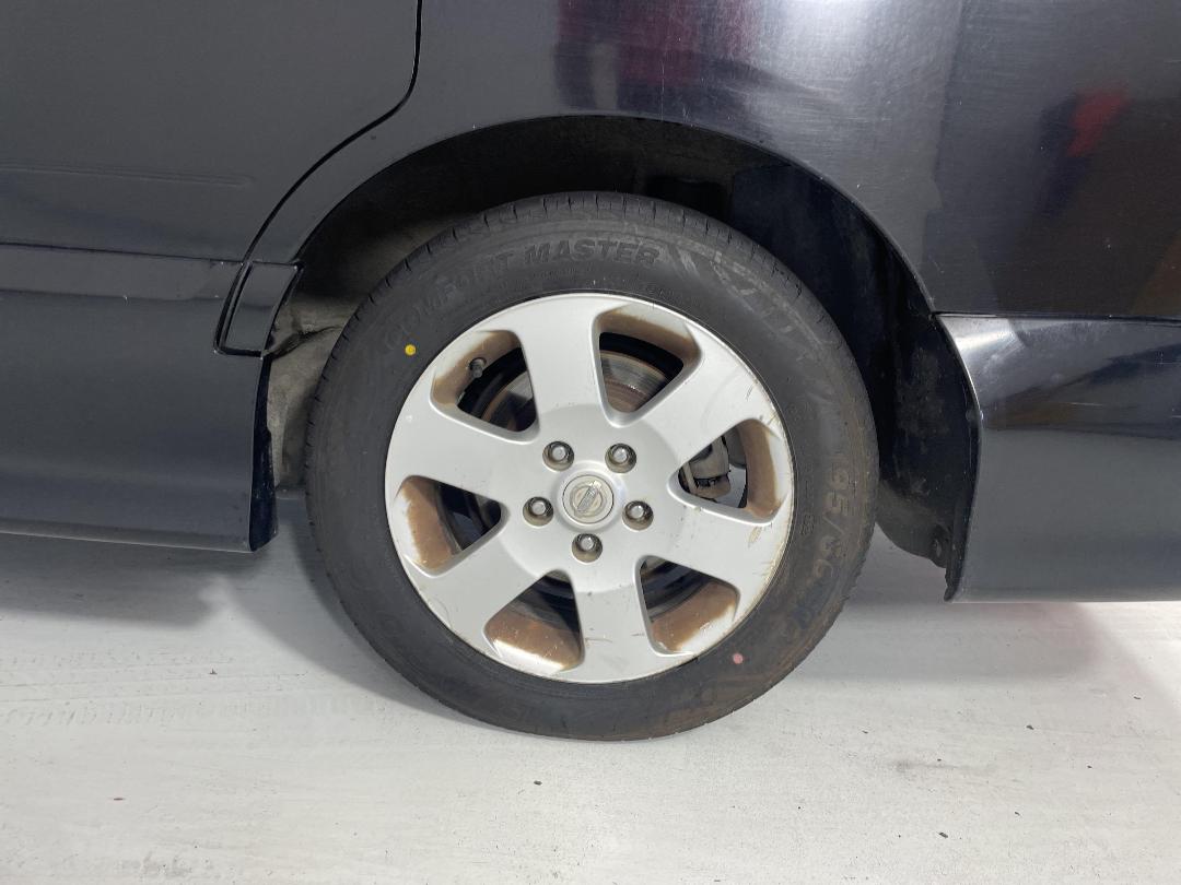 Photo '9' of Nissan Serena