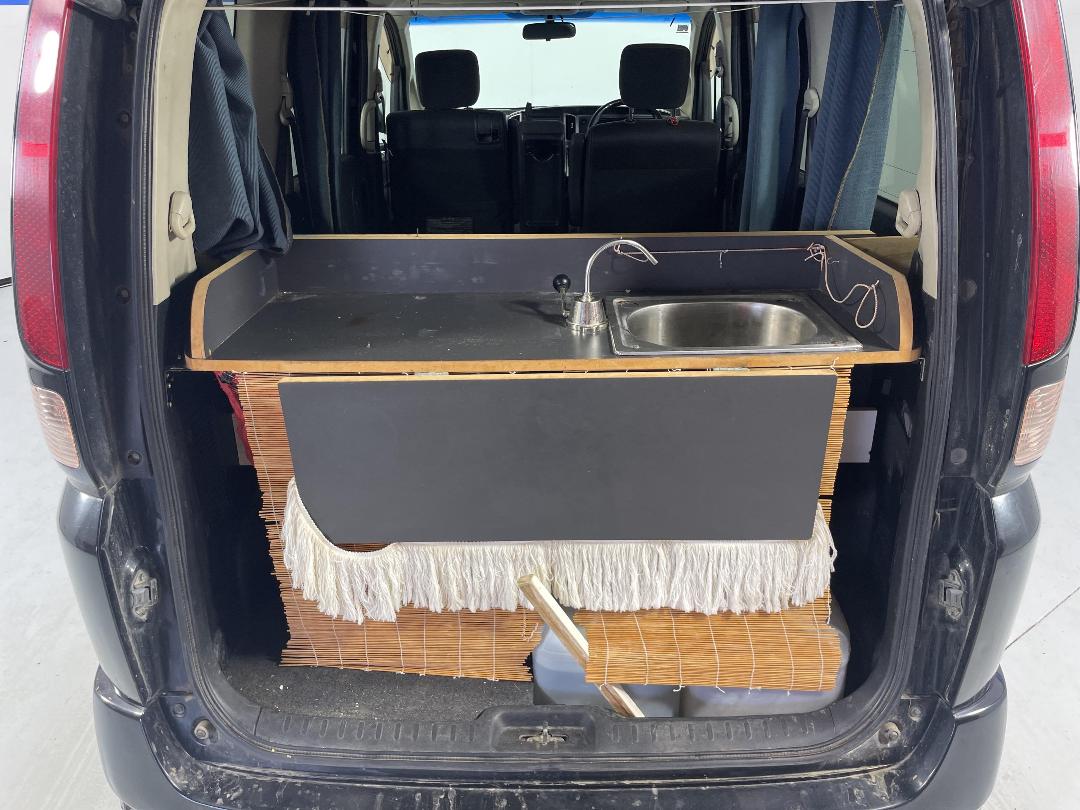 Photo '12' of Nissan Serena