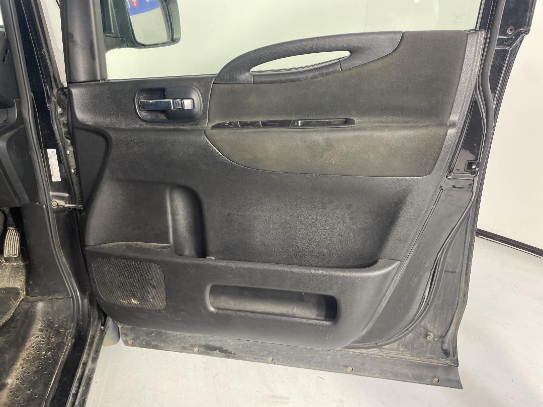 Photo '13' of Nissan Serena